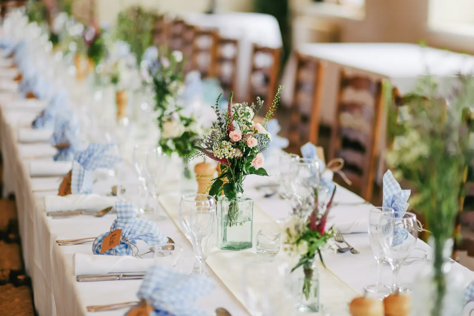 Wedding reception in Quebec, romantic setting for live watercolor painting